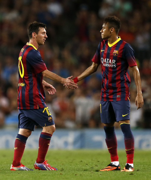 何饱受争议 何饱受争议