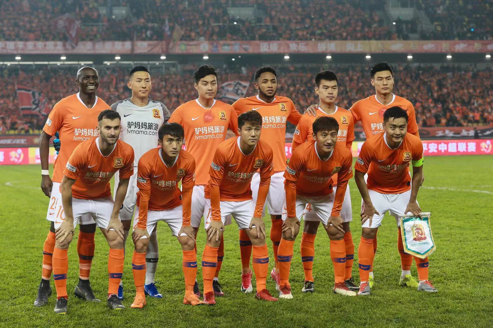 多名球员成 多名球员成