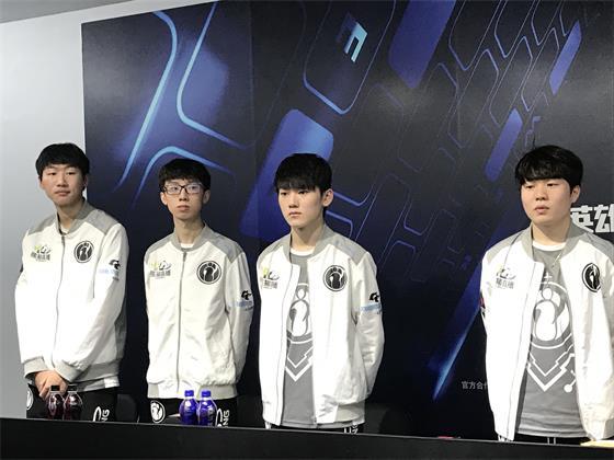 另一方面 另一方面